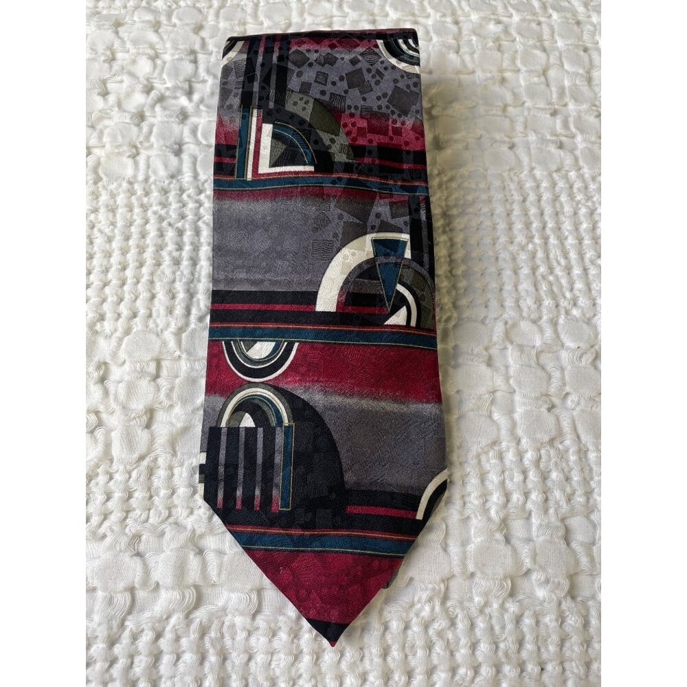 Azia Collection Men's Wine/Gray Silk Tie Geometric Design 60"x4" SKU 2616
